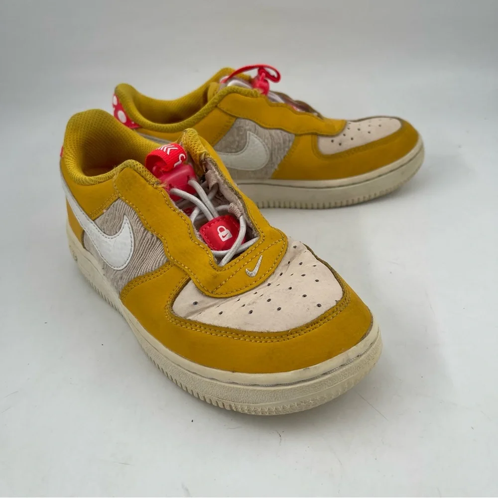 Nike Kids Air Force One Toggle SE -SZ 1.5 Youth- Mushroom Sneakers DQ0365-700
